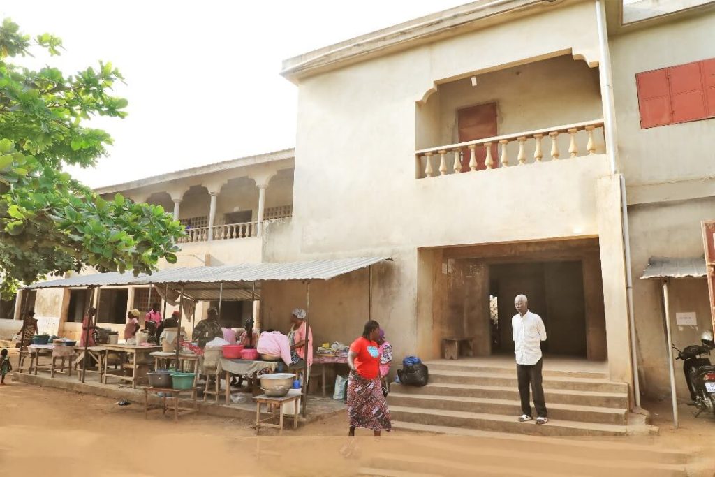 Le bâtiment du primaire et collège